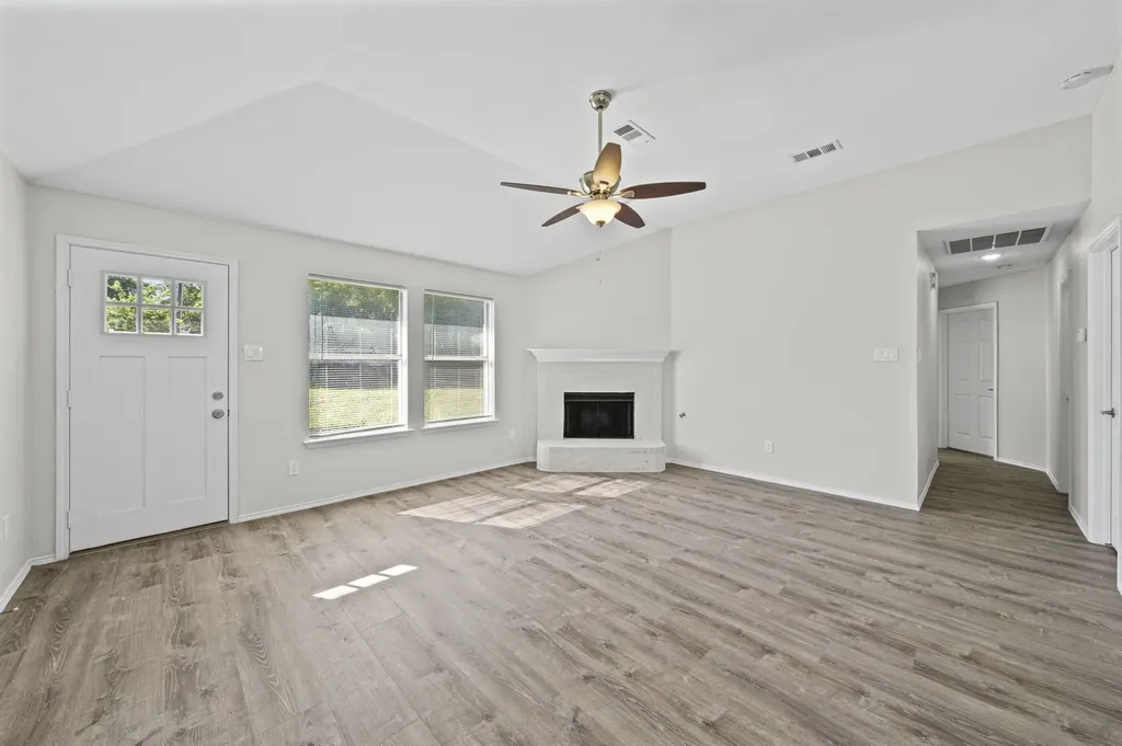 1216 Urban Drive Desoto TX 75115