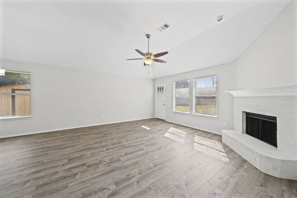1216 Urban Drive Desoto TX 75115