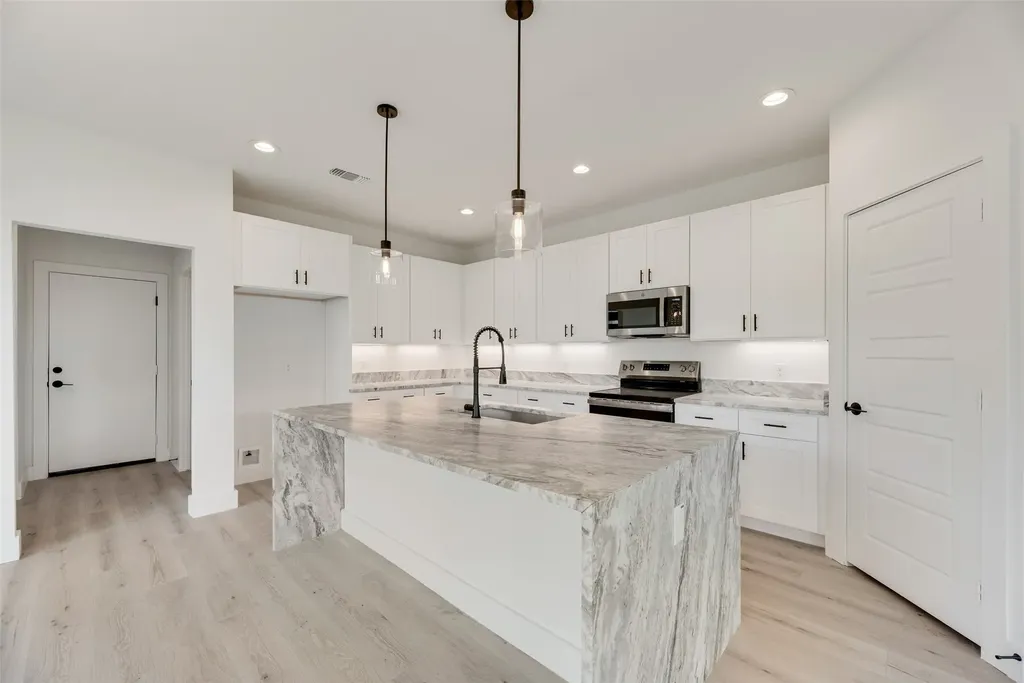 2326 Fairfax Drive Irving TX 75060