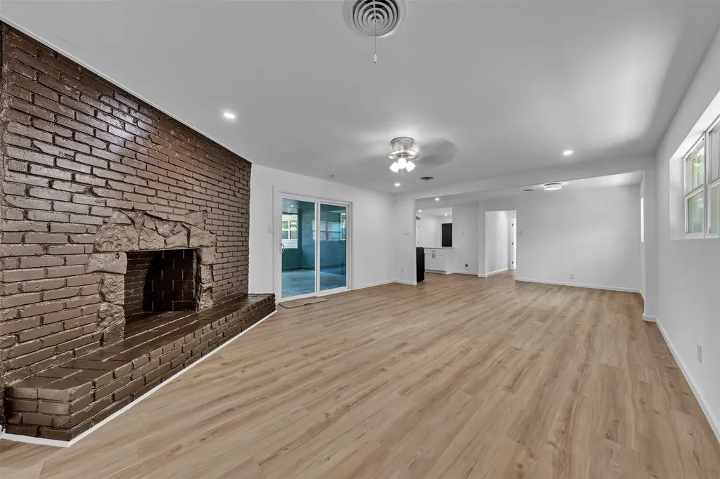 408 Simmons Drive Hurst TX 76053