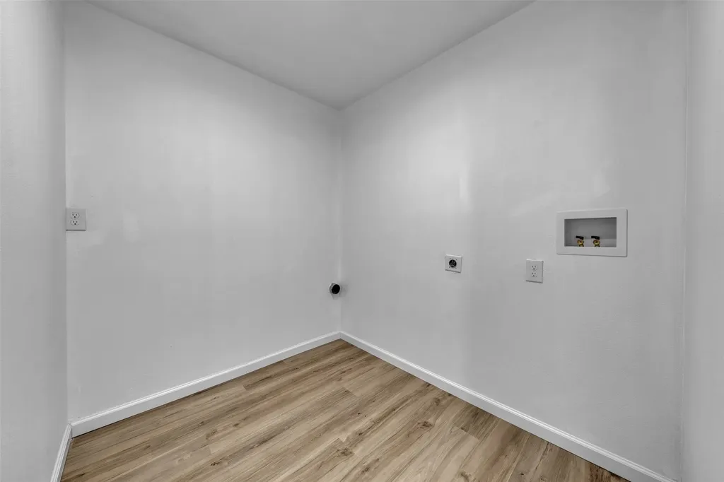 408 Simmons Drive Hurst TX 76053