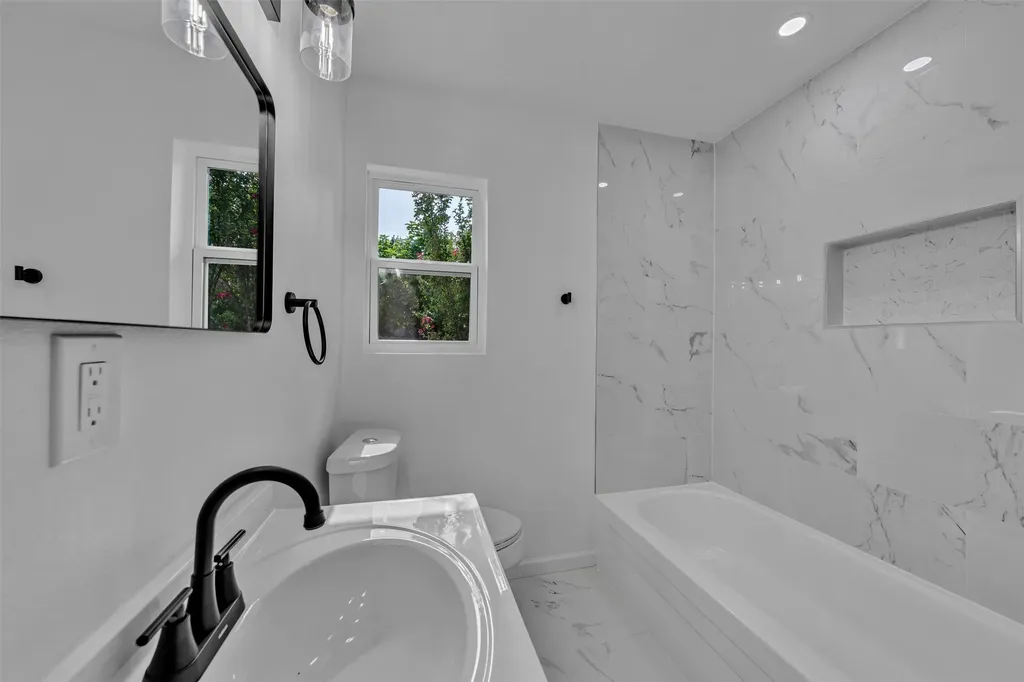 408 Simmons Drive Hurst TX 76053