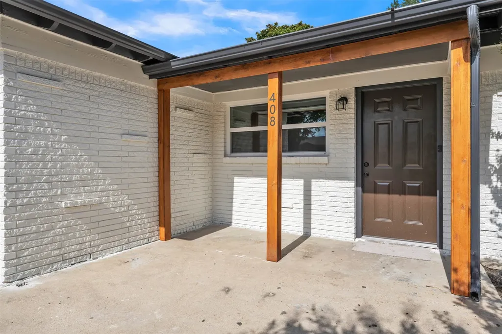408 Simmons Drive Hurst TX 76053
