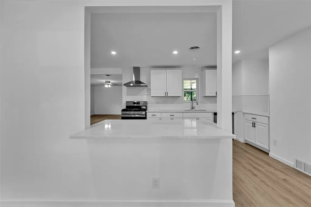 408 Simmons Drive Hurst TX 76053