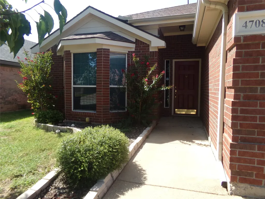 4708 Topaz Lane Granbury TX 76049
