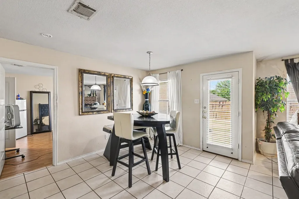 3608 Dove Lane Mesquite TX 75181