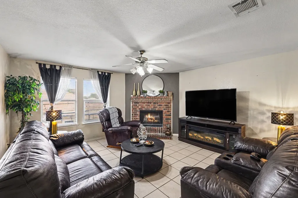 3608 Dove Lane Mesquite TX 75181