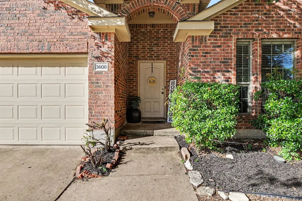 3608 Dove Lane Mesquite TX 75181