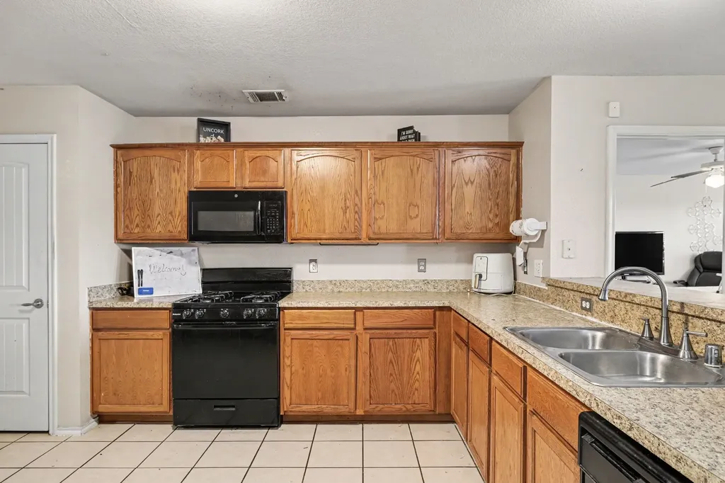 3608 Dove Lane Mesquite TX 75181