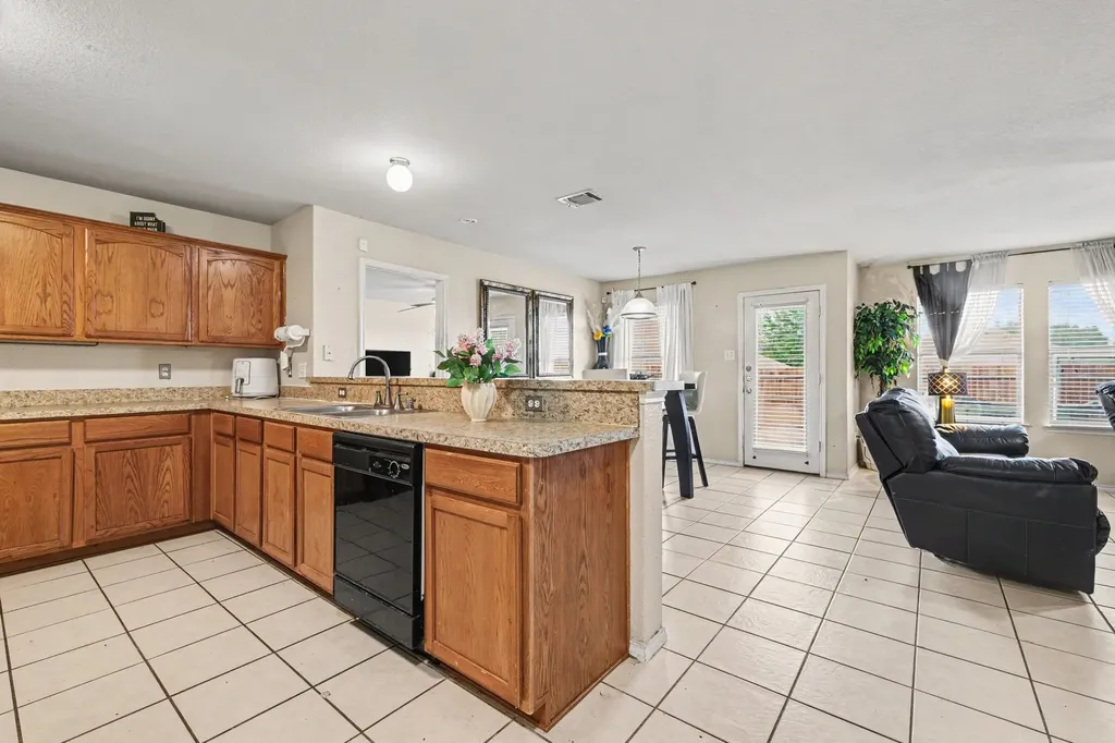 3608 Dove Lane Mesquite TX 75181