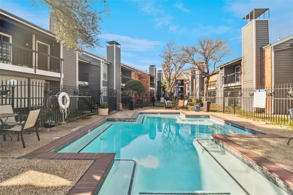 18333 Roehampton Drive Dallas TX 75252