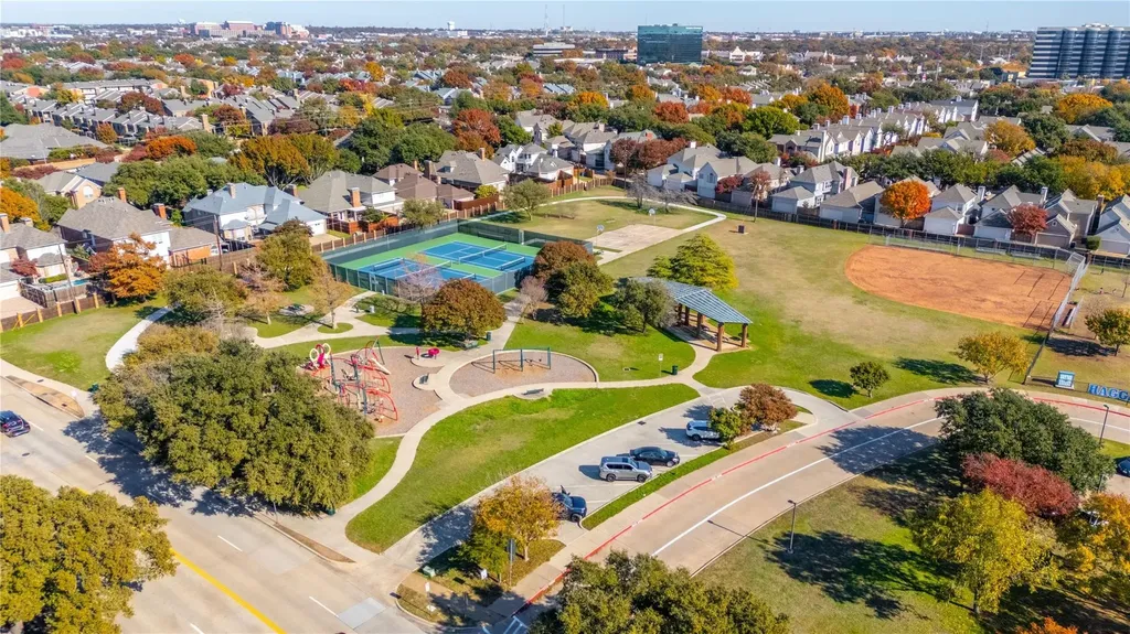18333 Roehampton Drive Dallas TX 75252