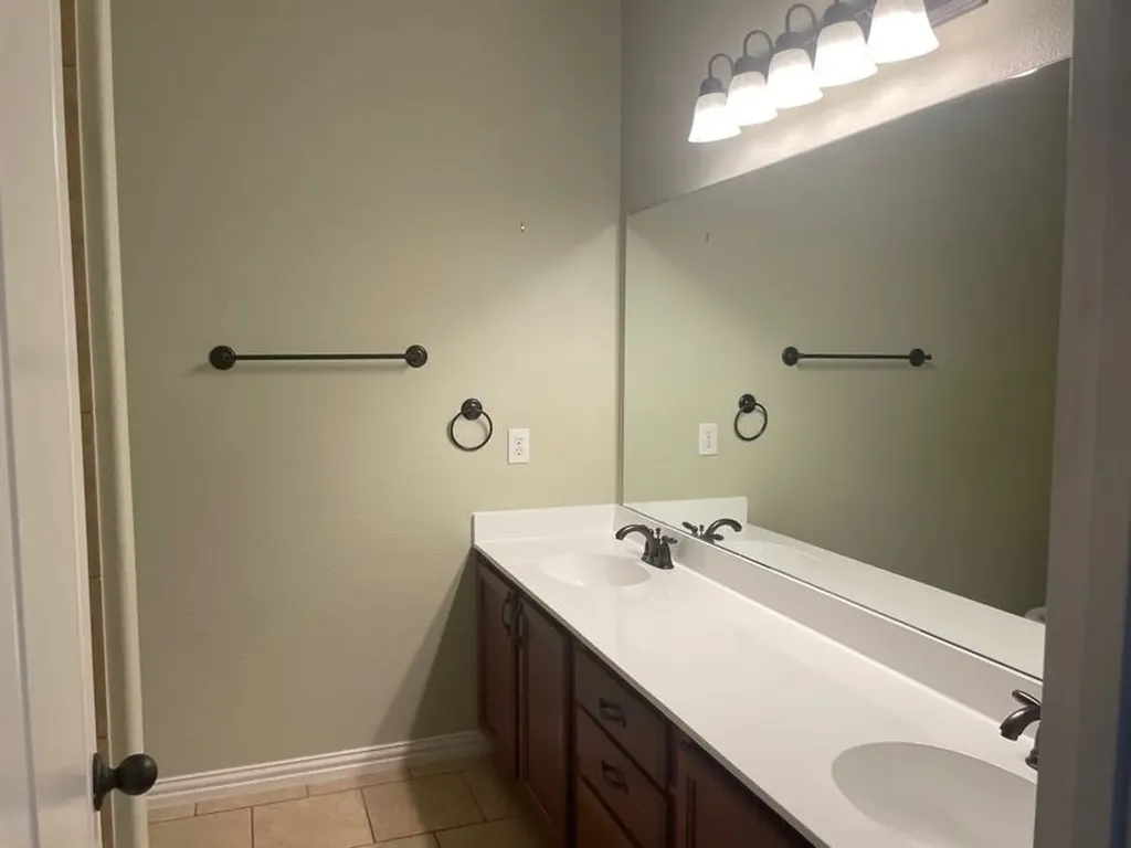 2444 Sunderland Lane Lewisville TX 75067