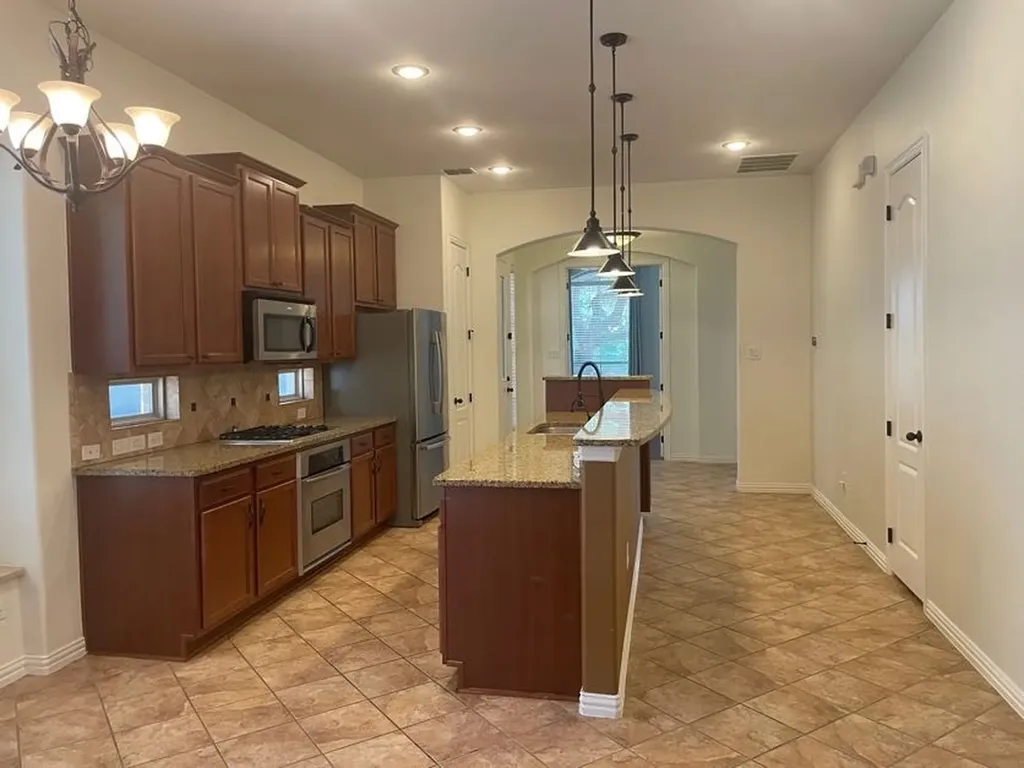 2444 Sunderland Lane Lewisville TX 75067