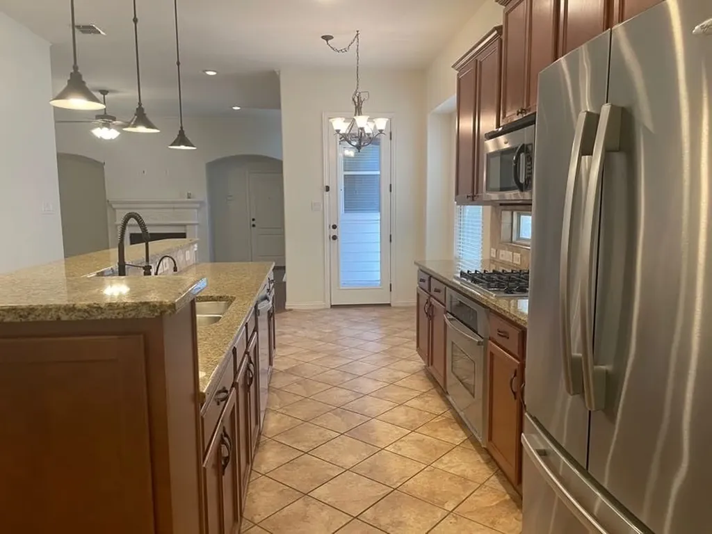 2444 Sunderland Lane Lewisville TX 75067