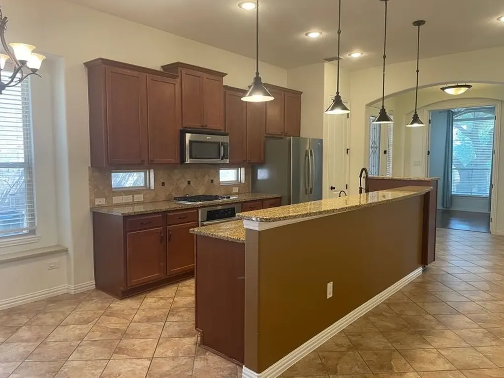 2444 Sunderland Lane Lewisville TX 75067