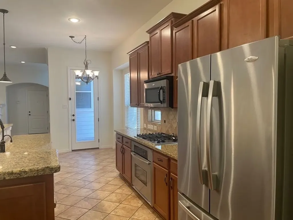 2444 Sunderland Lane Lewisville TX 75067