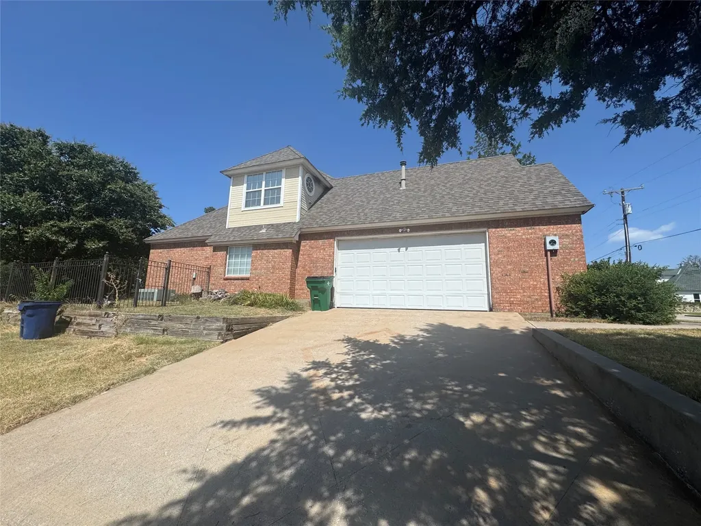 201 E Collom Street Decatur TX 76234
