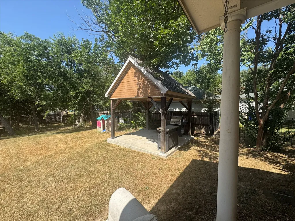 201 E Collom Street Decatur TX 76234