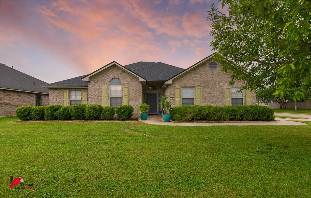2302 Tallgrass Bossier City LA 71111