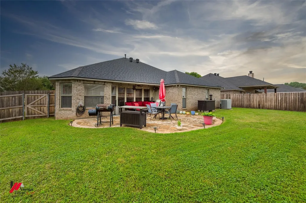 2302 Tallgrass Bossier City LA 71111