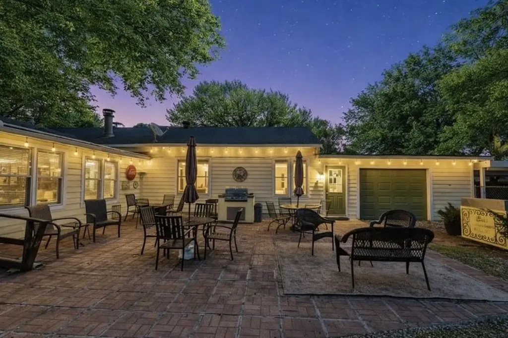 1505 Bonham Street Commerce TX 75428