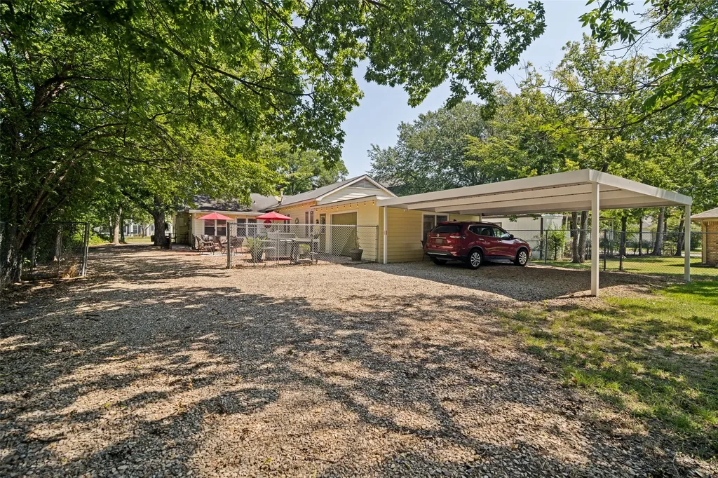 1505 Bonham Street Commerce TX 75428