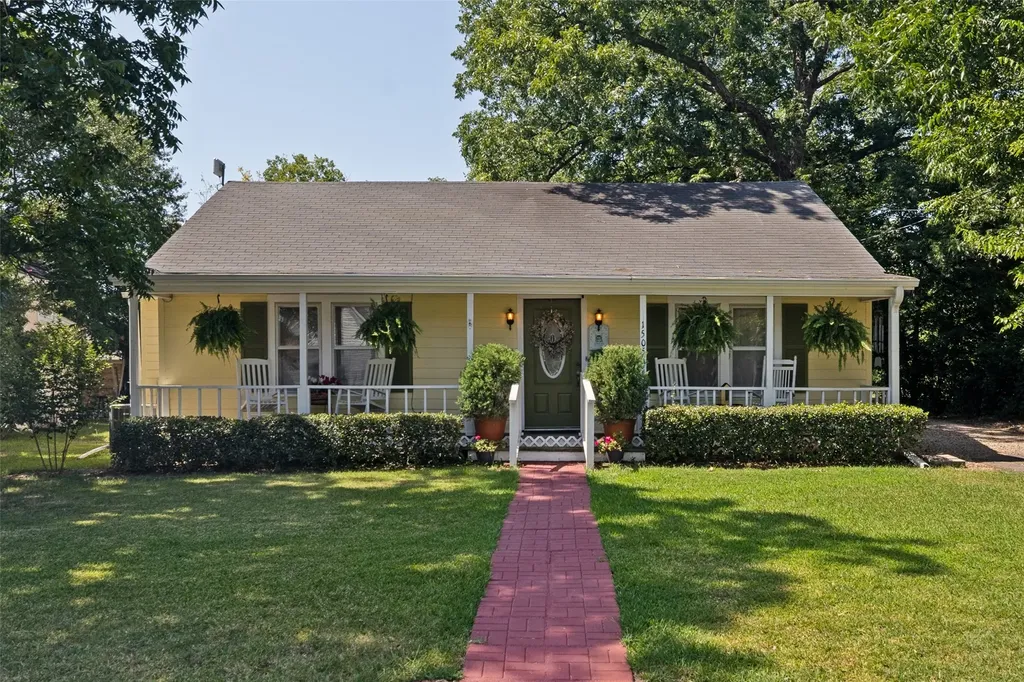 1505 Bonham Street Commerce TX 75428