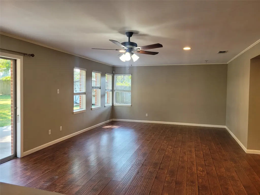 2840 Hubbard Paris TX 75460