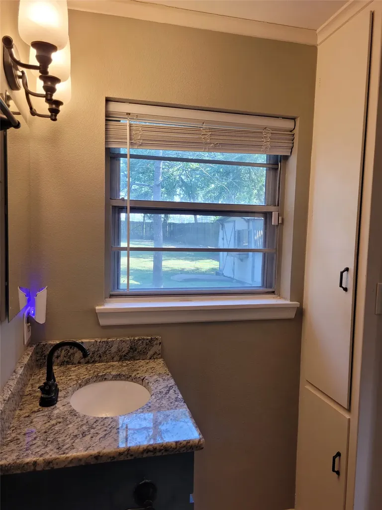 2840 Hubbard Paris TX 75460
