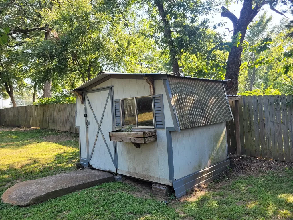 2840 Hubbard Paris TX 75460