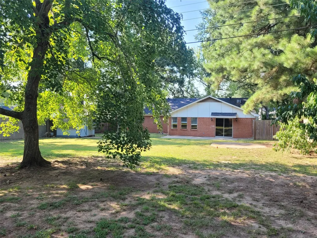 2840 Hubbard Paris TX 75460