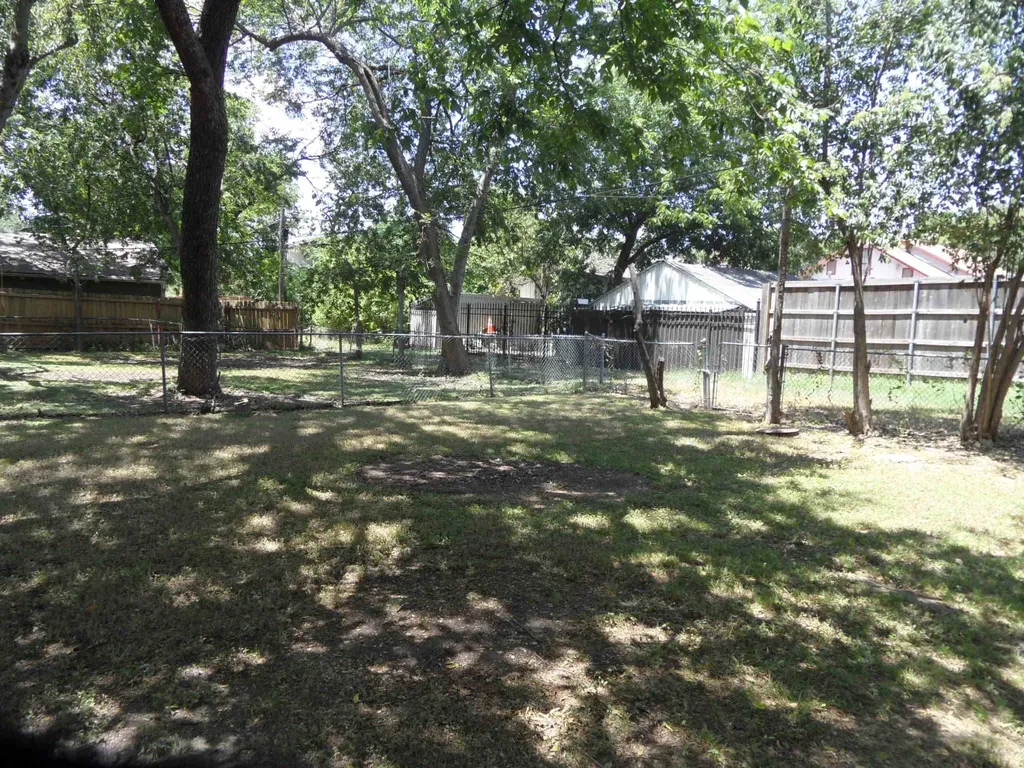 5319 Alton Avenue Dallas TX 75214