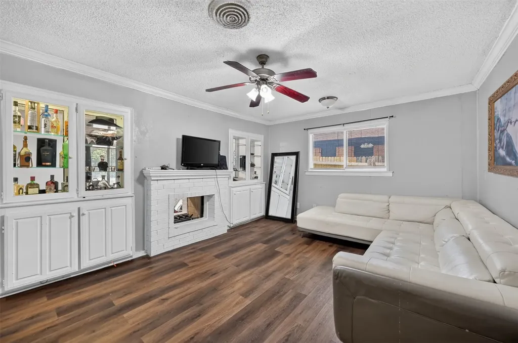 423 Mckown Drive Mansfield TX 76063