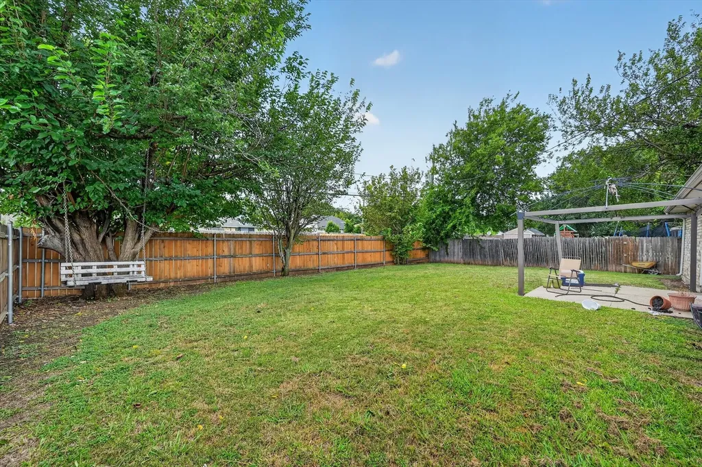 704 Levelland Drive Arlington TX 76017