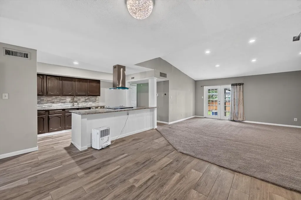 704 Levelland Drive Arlington TX 76017