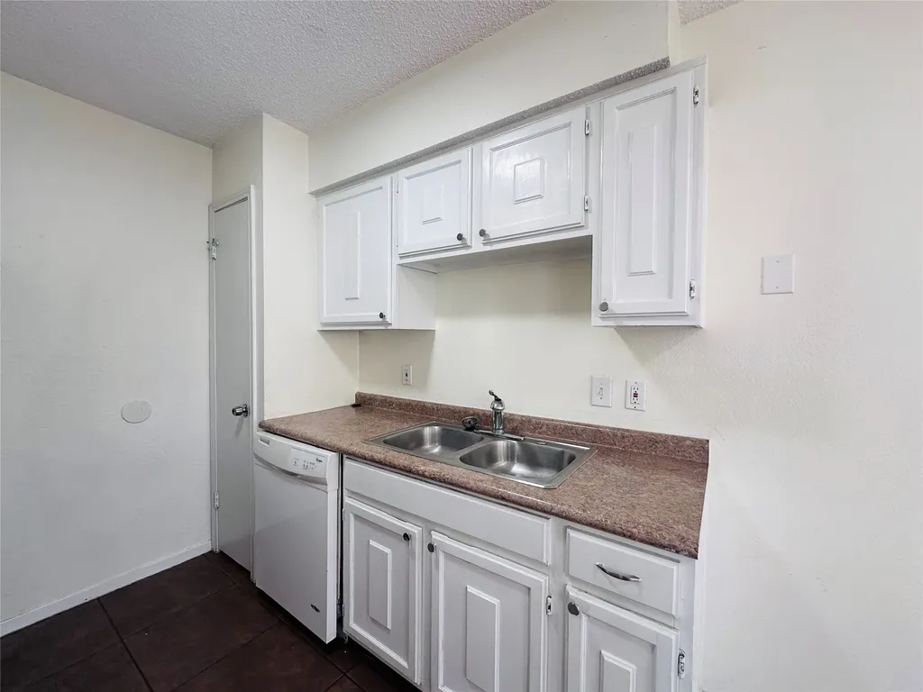 8109 Foxfire Lane White Settlement TX 76108