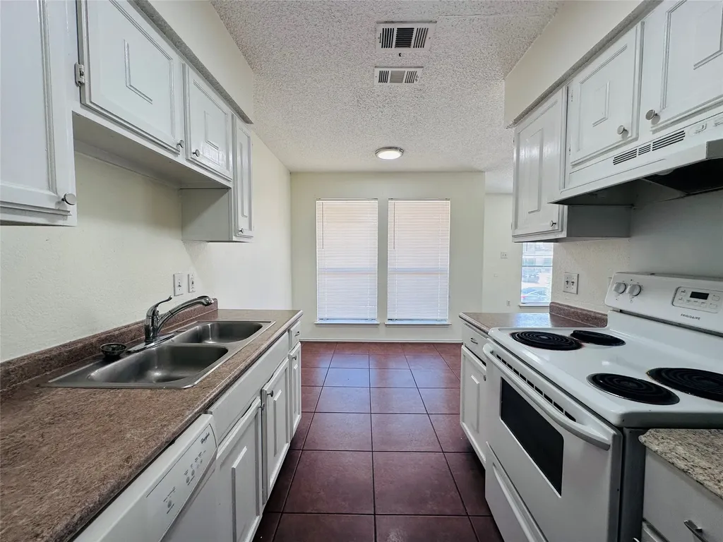 8109 Foxfire Lane White Settlement TX 76108