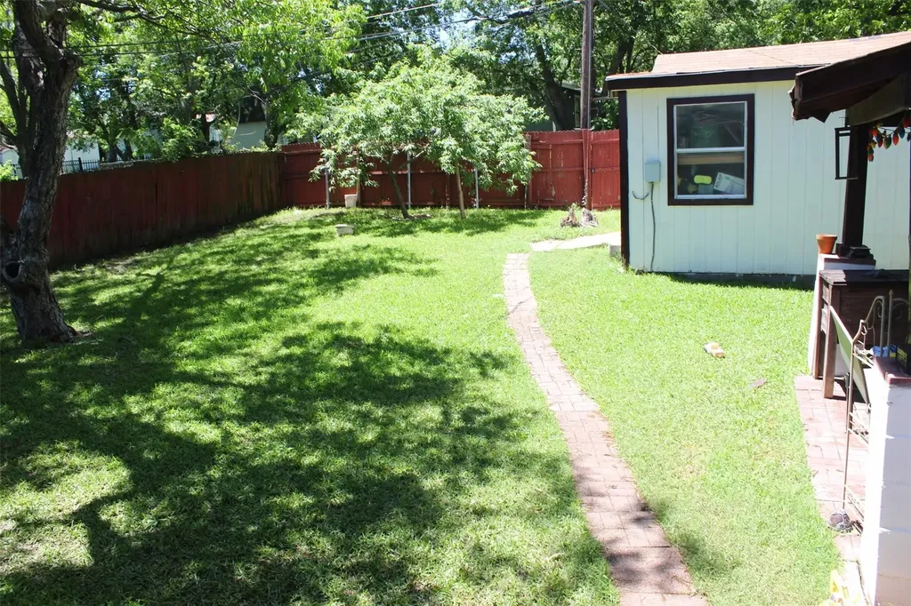 109 Brunswick Lane Mesquite TX 75149