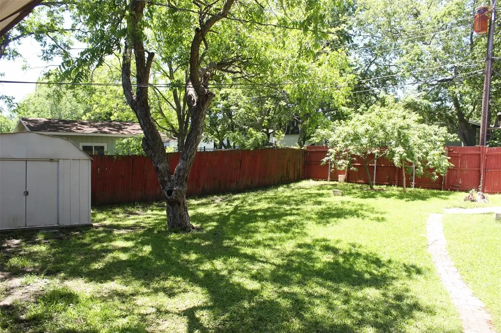 109 Brunswick Lane Mesquite TX 75149