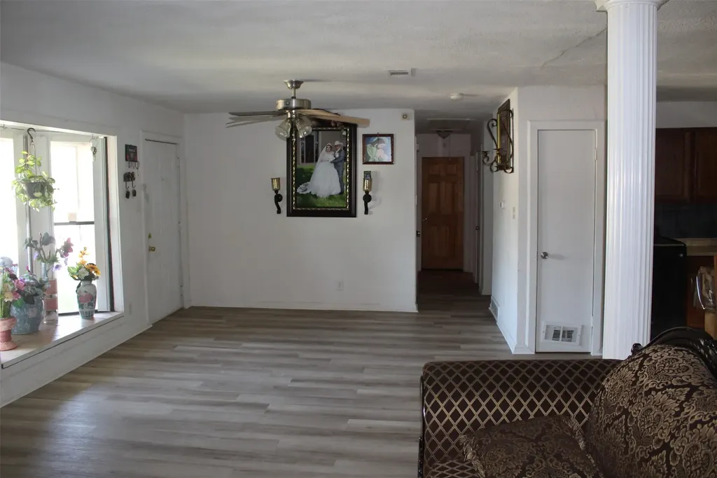109 Brunswick Lane Mesquite TX 75149