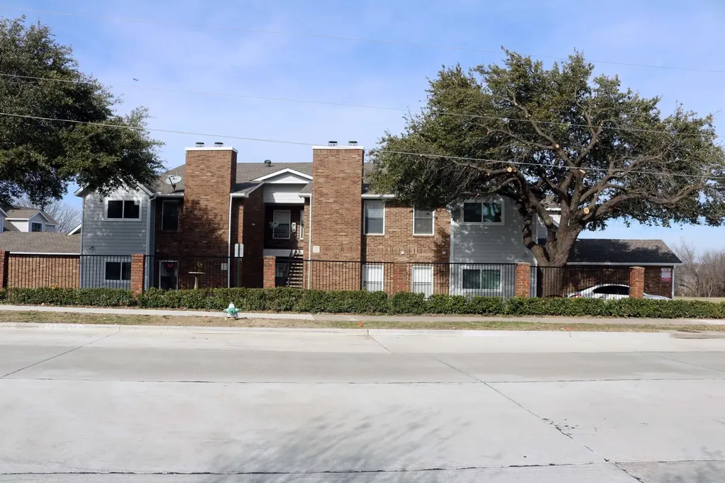 141 Valley View Drive Lewisville TX 75067