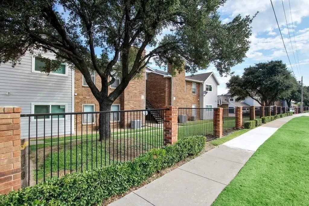 141 Valley View Drive Lewisville TX 75067