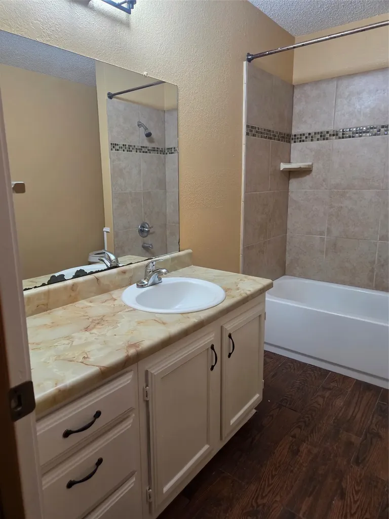 6101 Cool Springs Drive Arlington TX 76001