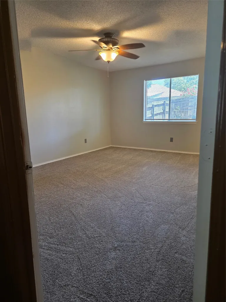6101 Cool Springs Drive Arlington TX 76001