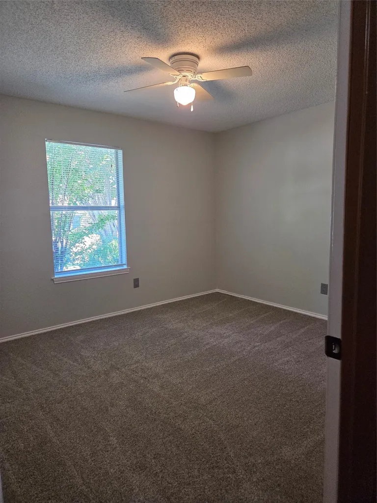 6101 Cool Springs Drive Arlington TX 76001