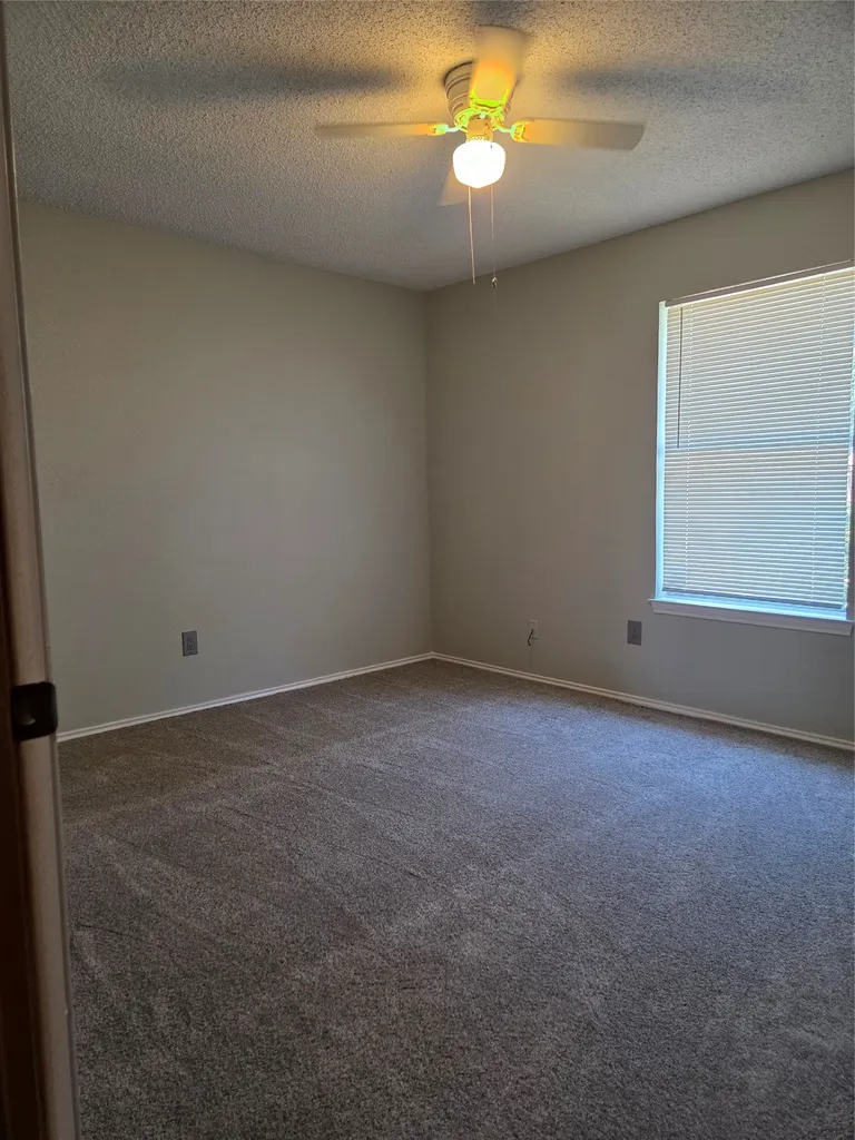 6101 Cool Springs Drive Arlington TX 76001