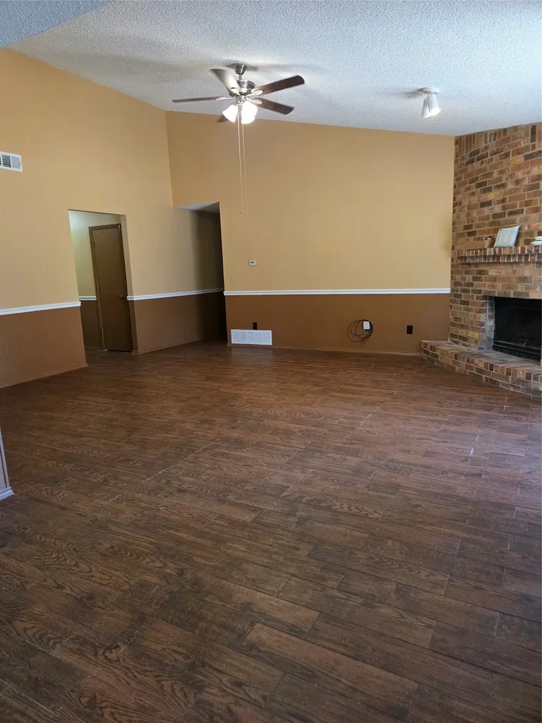 6101 Cool Springs Drive Arlington TX 76001