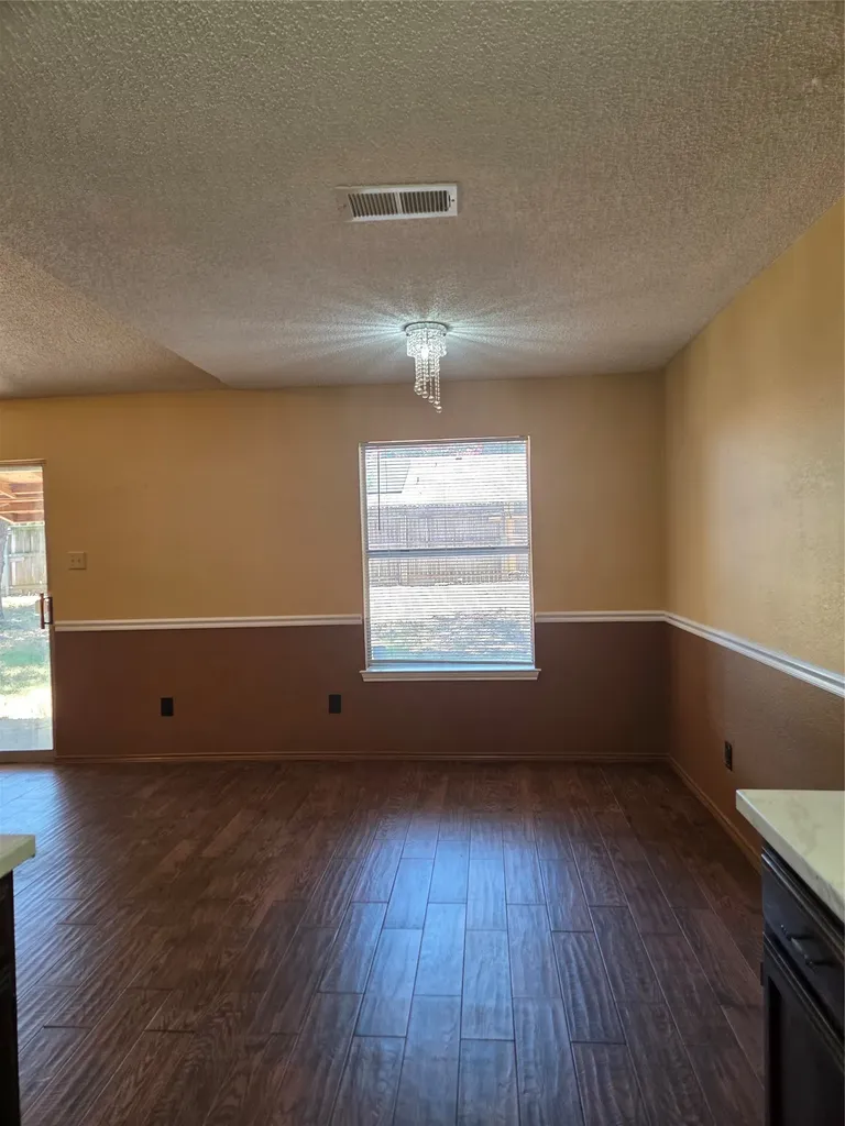 6101 Cool Springs Drive Arlington TX 76001