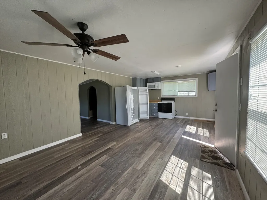 202 W Tarrant Street Cumby TX 75433